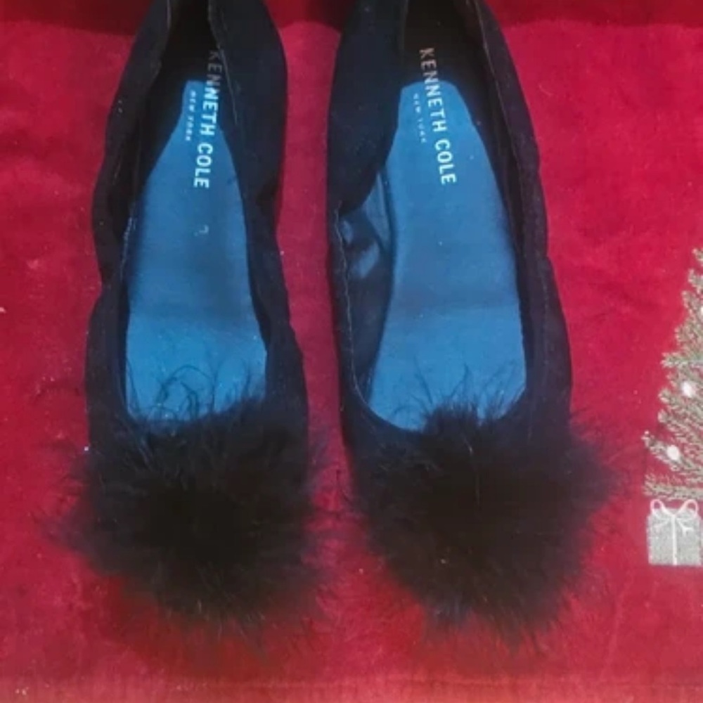 Kenneth Cole Black Loafers with Fluffy Detail